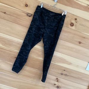 Danskin black camo leggings